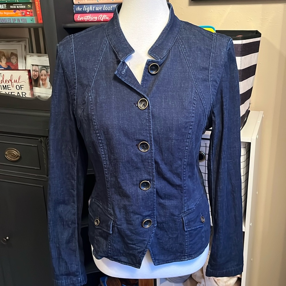 WHITE HOUSE BLACK MARKET navy blue blazer